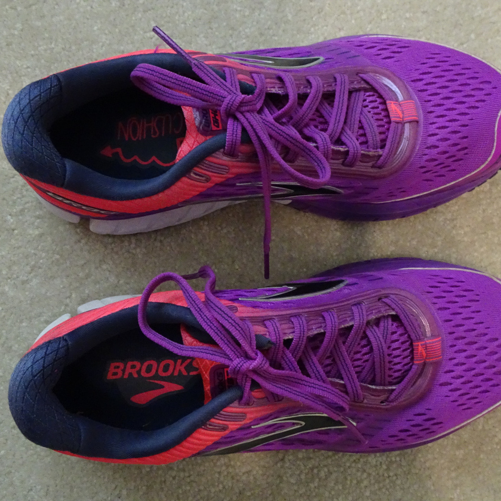 Brooks Ghost 9 *like new* - Size 8